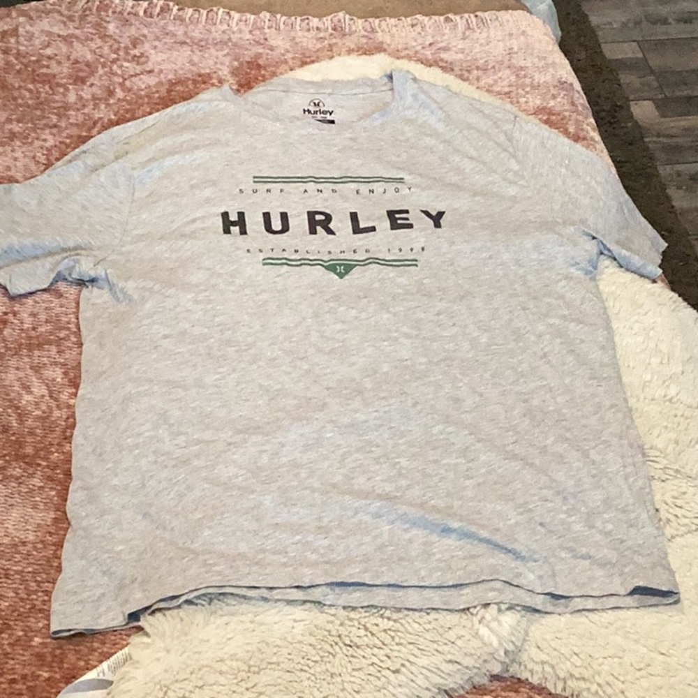 EUC Hurley tee